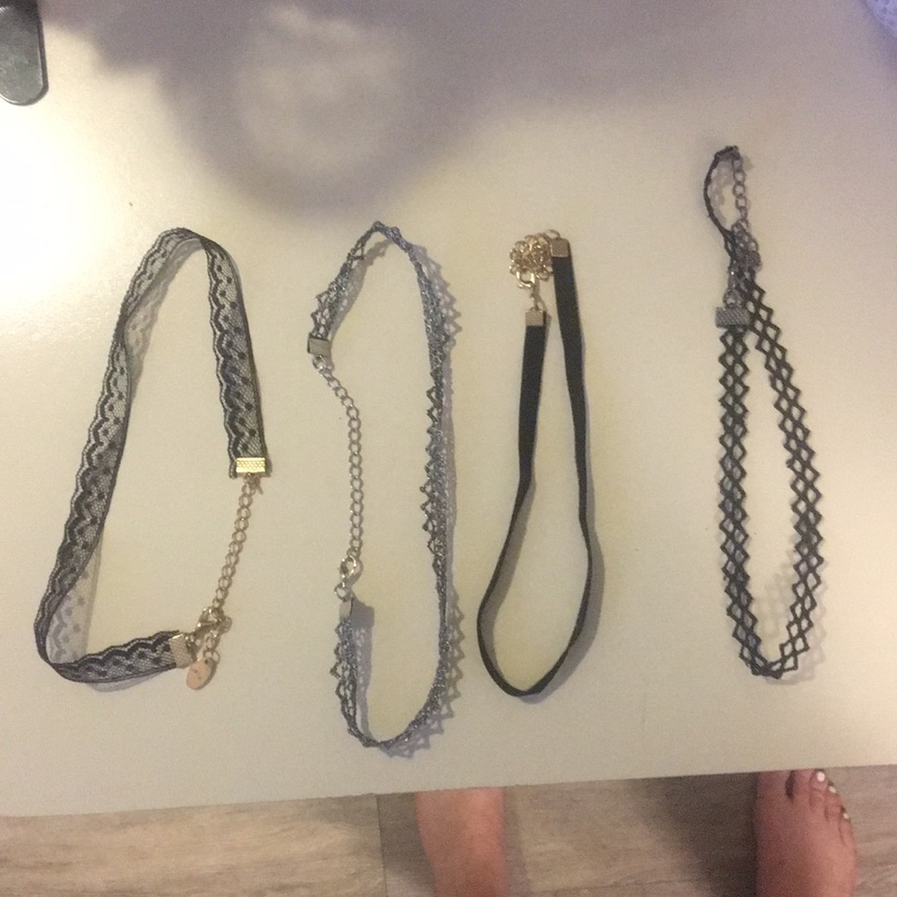 Necklace / chokers